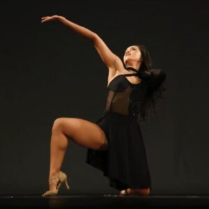 Imagem ilustrativa de um solo de dança